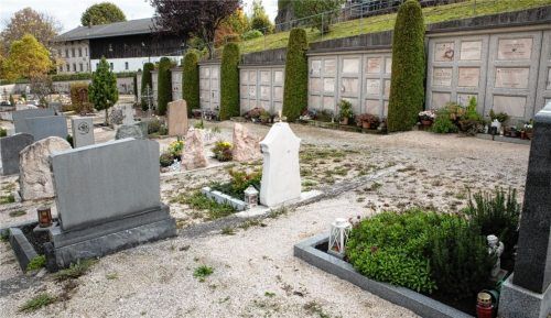 An den Zuständen auf Bernaus Friedhof hat sich seit letztem Jahr wenig verbessert.Foto Berger