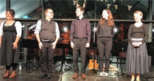 Anna März und Michael Stacheder (von links) lasen aus den Briefen, Thomas Beer, Christine Schreier und Stephanie Wagenstaller begleiteten die Lesung musikalisch. Foto Bößwetter