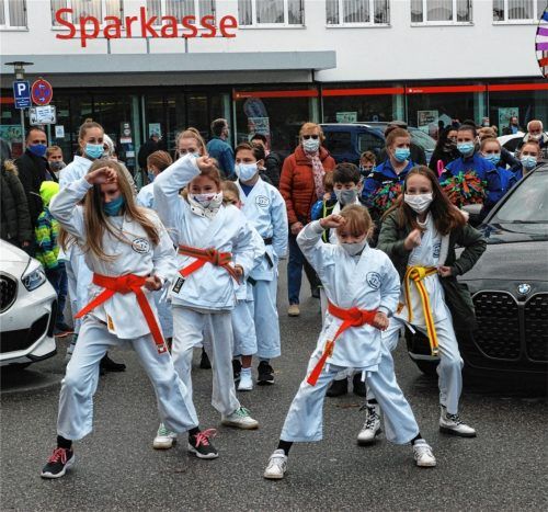 Auch Vereine nutzten die beliebte Autoschau, um ihr Können vorzustellen. Fotos Archiv