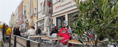 Bei hoffentlich gutem Herbstwetter können Besucher Nachmittagskaffee und Kuchen auf einer der Gastterrassen genießen.