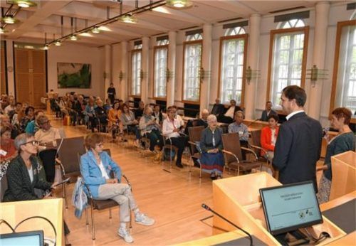 Beim Empfang im Rathaus: Oberbürgermeister Andreas März begrüßte die Delegation aus Briançon. Foto Schlecker