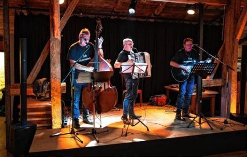 Das Musikkabarett Trio Kommunale mit Dieter Kannengießer, Bernd Fessler und Peter Kloo bereicherte den Festabend.Fotos Nitzsche