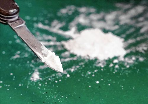 Der nächtliche Verkauf von Rauschgift in nicht geringen Mengen brachte einen jungen Slowenen aus Rosenheim ins Gefängnis.Foto picture alliance/dpa