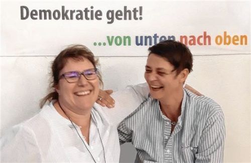 Die Basisdemokratische Partei Deutschland stellt Peggy Galic (links) und Veronika Herwegh für die Landtags- und Bezirkstagswahl in Bayern auf.Foto Die Basis