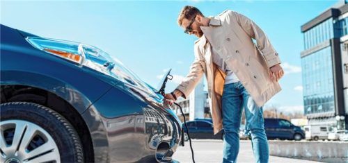 Die Lebensdauer der E-Auto-Batterie hängt auch vom Ladeverhalten ab.Foto Adobestock
