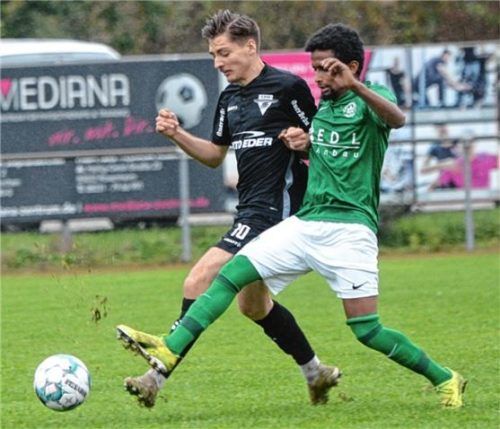 Edon Xhelili (links) erzielte zwei Treffer zum ersten Sportbund-Sieg in dieser Saison.Foto Franz Ruprecht