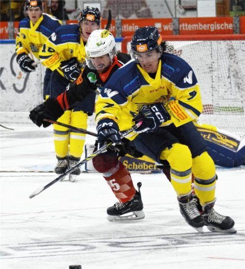 Einsatz und Kampf der Löwen um Stürmer Philipp Lode stimmte zuletzt.Foto Paolo del Grosso
