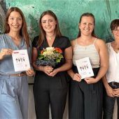 Absolventinnen helfen Bedürftigen