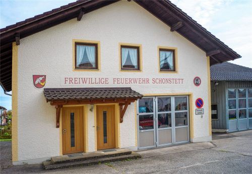 Für die Feuerwehr Schonstett gibt es kein neues Gerätehaus. Das alte Gebäude ist zu klein und baufällig.Foto Röder