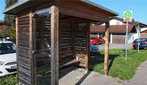 Hochbetrieb wie am Stachus herrscht an der Bushaltestelle in Au nicht. Geschlossen ist sie aber auch nicht.Foto Hadersbeck