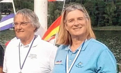 Karin Hofmann (rechts) sicherte sich den Gesamtsieg der Veranstaltungsreihe Eurosaf Inclusive Circuit 2022. Alexander Sadilek wurde Zweiter.Foto Niessen