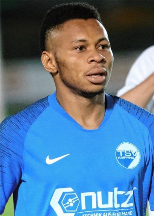 Mike Opara ist mit zehn Treffern Ampfings bislang erfolgreichster Torschütze.Foto Michael Buchholz