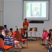 Bilderbuchkino und Vorlesestunde animieren zum Lesen
