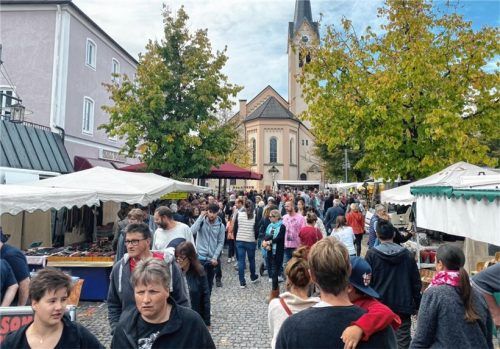 Nach zweijähriger Pause herrscht am Sonntag wieder Markttreiben rund ums alte Rathaus.