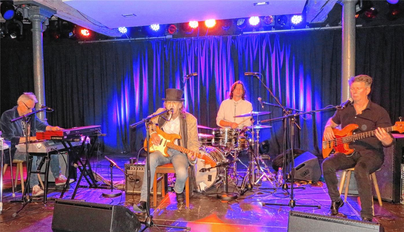 Nick Woodland und Band rocken OVB Heimatzeitungen