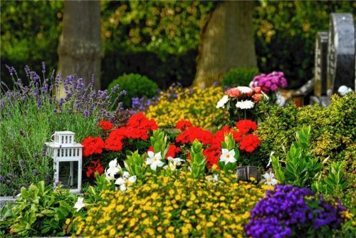 Ob Erd- oder Feuerbestattung gewählt werden, sollte nicht vom Preis abhängen.