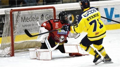 Sebastian Stanik erzielte einen Doppelpack für die Löwen, doch am Ende blieb der EHC punktlos. Foto Paolo Del Grosso