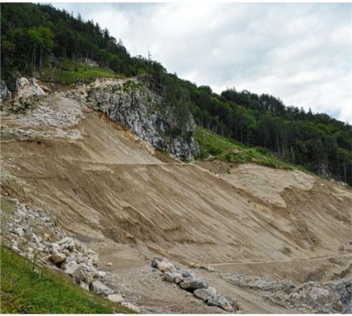 Streitthema: Das Zementwerk möchte den Steinbruch in Nußdorf vergrößern. Foto re