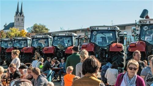 Tausende von Menschen kamen zur Ausstellung. Foto Stache