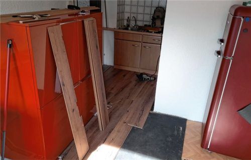 Tiny-Unterkunft: Fünf Jahre wohnt Christian Huber nun in beengten Verhältnissen.