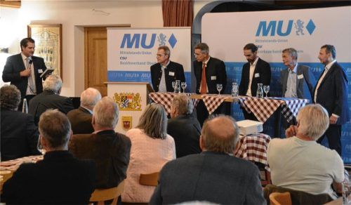 Vertreter aus Wirtschaft, Politik und der Bahn diskutierten über den Brennertransit. Foto Lünhörster