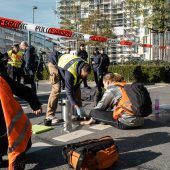 Klebe-Protest-Marathon geht weiter