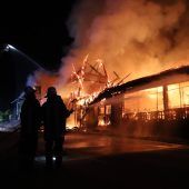 Frauenleiche in Wohnhaus entdeckt Rinder sterben bei Großbrand