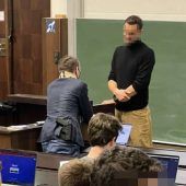 Panik an der LMU – Student trägt Waffe im Hörsaal