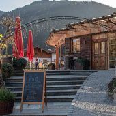 Feuer nach Kabelbrand in Küche des Hotels Tatzlwurm