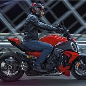 Ducati Diavel wird zur V4