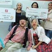 Sparkassenstiftung spendet für „Klinik-Clowns“