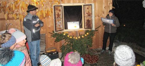 Advent, Advent, ein Lichtlein brennt: Unter Mitwirkung der Kindergottesdienst-Kinder hat Familie Bichler an der Aktion teilgenommen. Foto Faßhauer