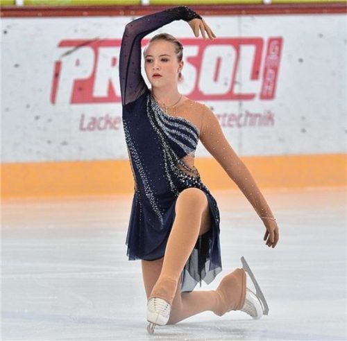 Alexandra Boxler vom SV Pang startete in Dortmund bei den Advanced Novice Mädchen Foto MK-Sportfotografie