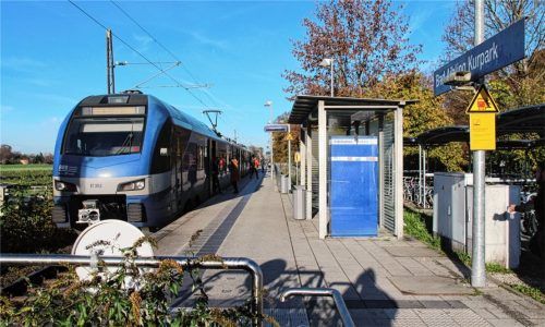 An der Haltestelle Bad Aibling Kurpark musste der 14-Jährige den Zug verlassen.Foto Hadersbeck