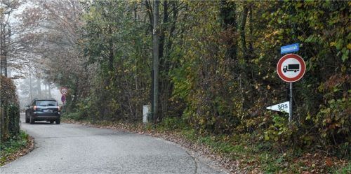 Bald sollen Fahrradfahrer hier Vorrang haben. Sollte noch die Gemeinde Prutting dem Vorhaben zustimmen, dann könnte die Krottenmühlstraße zu einer „unechten Fahrradstraße“ umgewidmet werden. Foto Schlecker