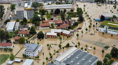 Beim Hochwasser 2013 wurden große Teile der Stadt Kolbermoor überflutet, wie diese Luftaufnahme vom 3. Juni 2013 zeigt. Foto dpa