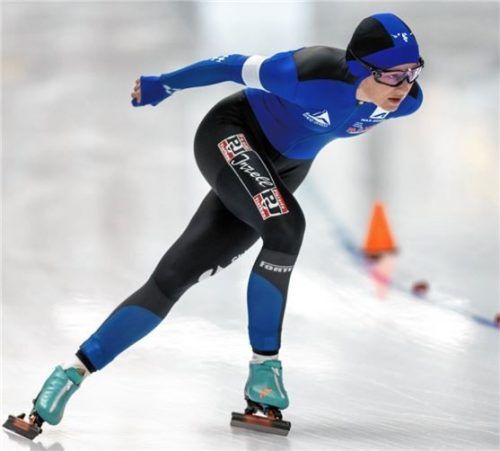 Beim zweiten Teil des Frillensee-Cups in der Inzeller Max-Aicher-Arena greift am kommenden Samstag auch der ältere Nachwuchs des DEC ein: Für Maria Jasch (Bild) und ihre Vereinskollegen ist es der letzte Formtest vor den deutschen Junioren-Meisterschaften in Berlin. Foto  Ernst Wukits