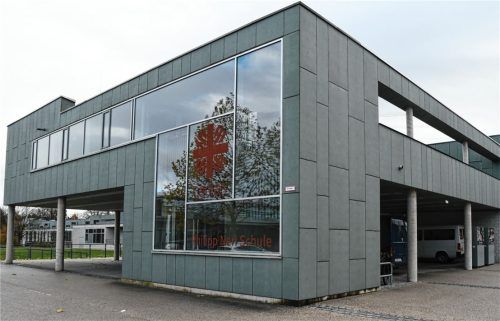 Bislang unbekannte Täter sind zum wiederholten Mal in die Philipp-Neri-Schule eingebrochen. Foto Schlecker