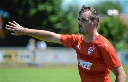 Bruckmühls Kapitän Festl will mit seiner Mannschaft auch gegen „Angstgegner“ Eggenfelden punkten. Foto Franz Ruprecht