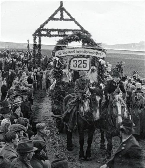 Der 325. Leonhardiritt vor 75 Jahren.Böck