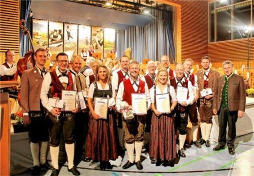 Die gewürdigten Samerberger Musikanten. Foto Nitzsche