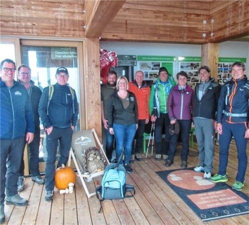 Die „Hochries-Runde“ im Gipfelhaus. Foto Hötzelsperger