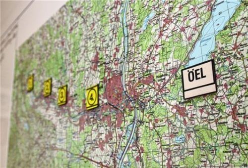 Eine Karte des Landkreises Rosenheim zeigt die verschiedenen Einsatzorte. „ÖEL“ steht dabei für „Örtliche Einsatzleitung“.