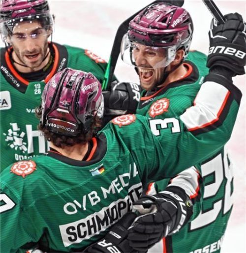 Er jubelt immer besonders schön: Dominik Kolb (rechts), der die Vorlage zum 1:0 gab. Foto Hans-Jürgen Ziegler