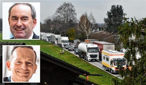 Erst der Vorschlag, dann die Ablehnung: Bayerns Wirtschaftsminister Hubert Aiwanger (oben) und Bundesverkehrsminister Volker Wissing haben unterschiedliche Vorstellungen, wie man dem Transitwahnsinn in der Region beikommt. Foto Peter Schlecker/dpa/dpa