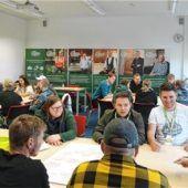 Vom Wald ins Sägewerk und dann zur Zimmerei