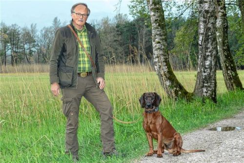 Jäger Franz Sommer, setzt sich für den Hirsch im Chiemgau ein. Foto Berger