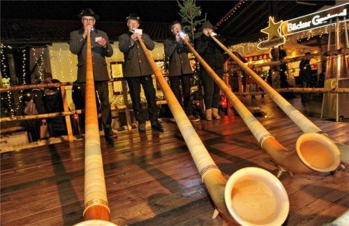 Mit ihren Instrumenten sind „De Voralphörndler“ ein Hingucker.
