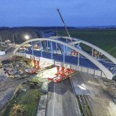 Prügelei nach der Weihnachtsfeier 15-Jähriger rastet mit Messer aus Millimeterarbeit mit Riesen-Brücke