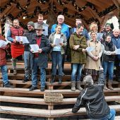 Gemeinsames Singen am Christkindlmarkt